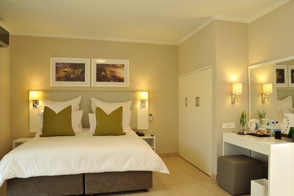Guest room at Cresta Sprayview Hotel