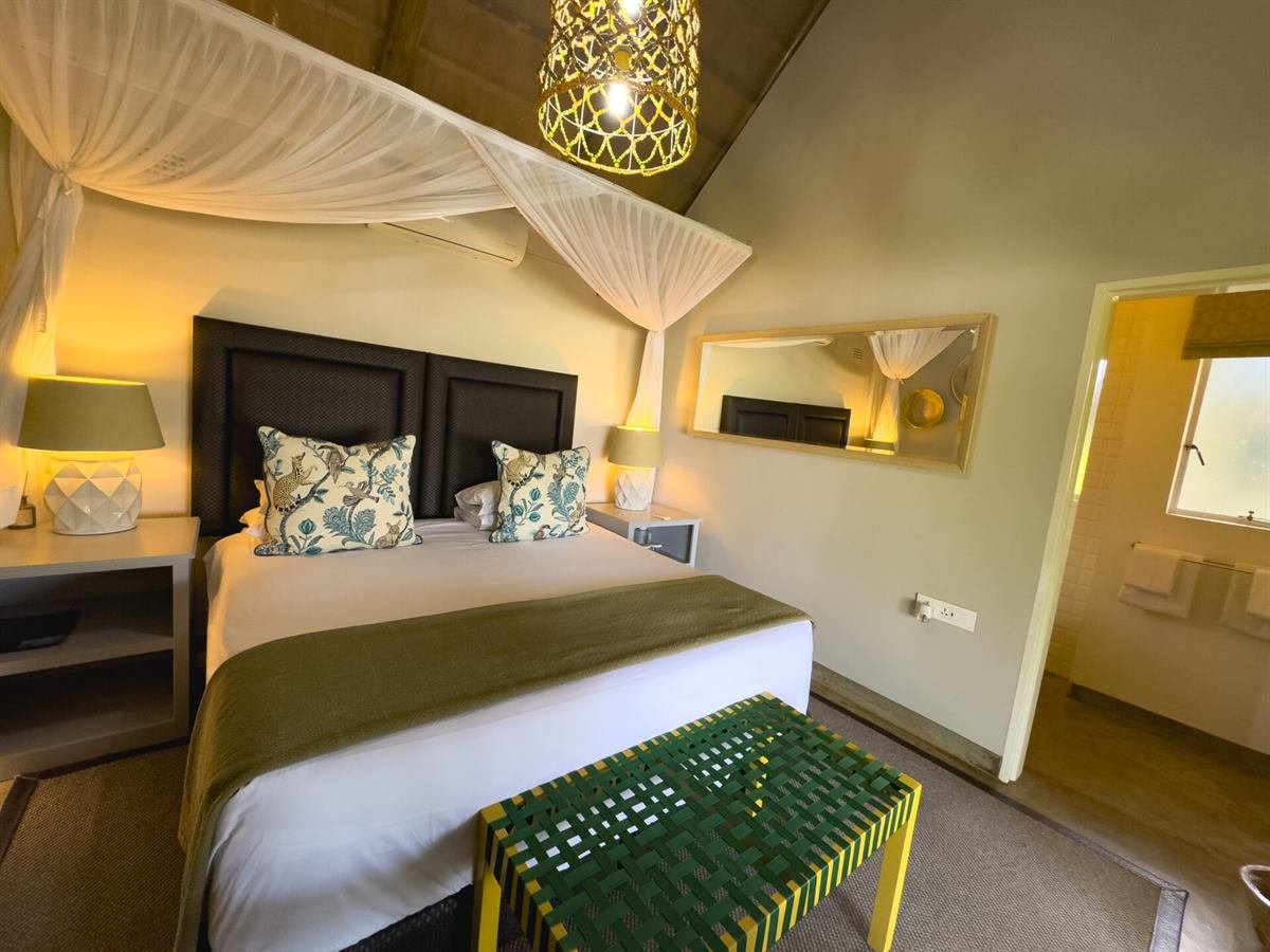 En-suite double room in an Explorers Village chalet