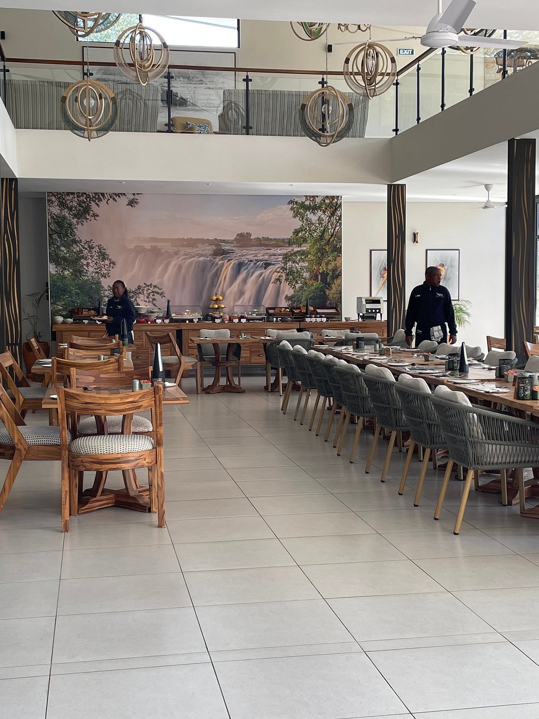 Restaurant seating at Waterfalls Lodge