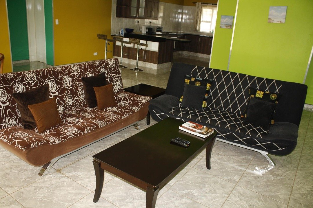 Twin room at Dzimbahwe House, Victoria Falls