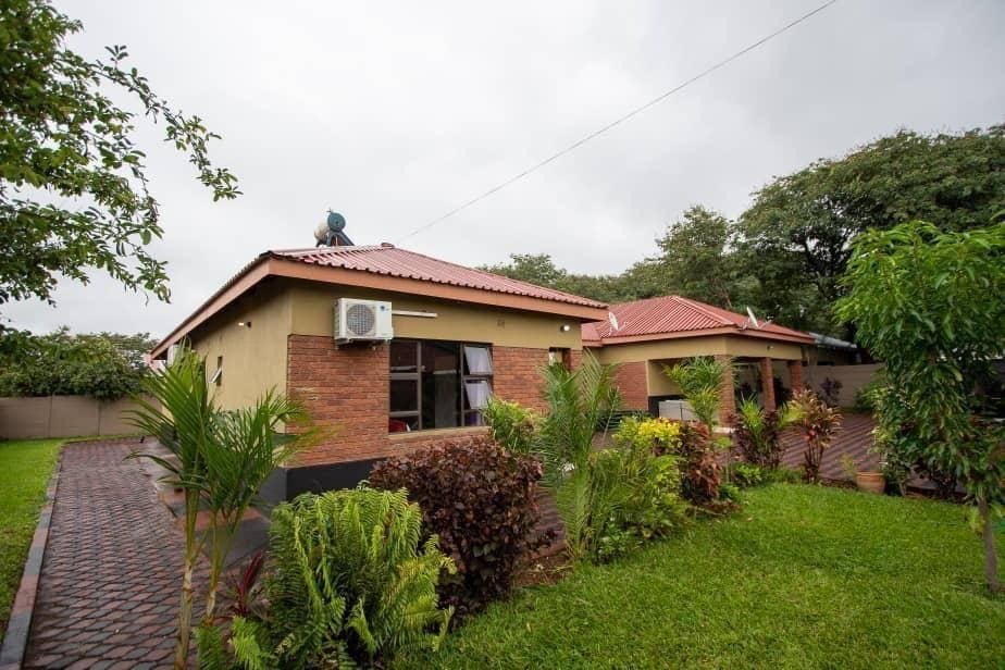 Sweet Home guest house and garden, Victoria Falls